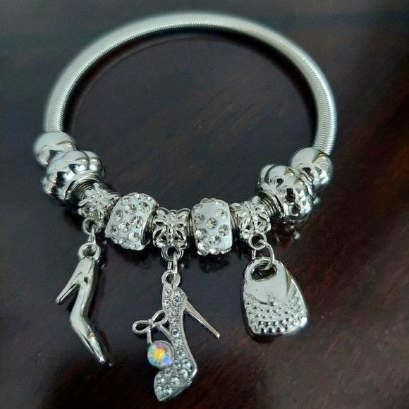 Charm bracelet - Picture 1 of 1